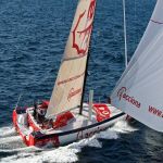 http://imagenes.bikezona.com/imagenes/sailing/noticias/txiki-Acciona Barco.jpg